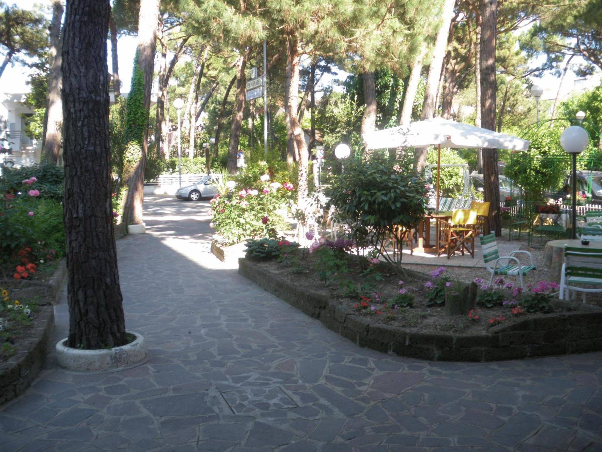 B&B Promenade Hotel Simple Milano Marittima Exterior photo